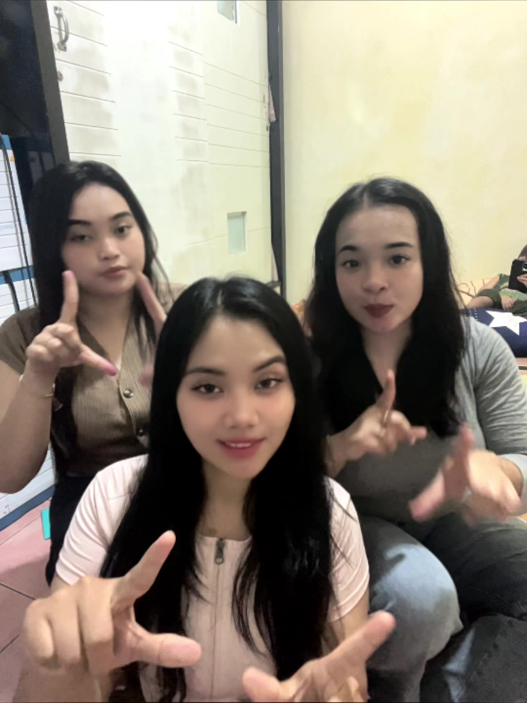 @Estervania03
