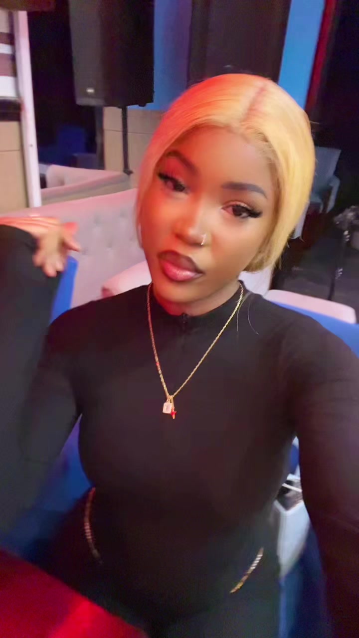 @Laurina Low 🦋