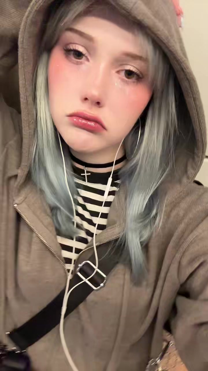 @эллчка мивчи🐰