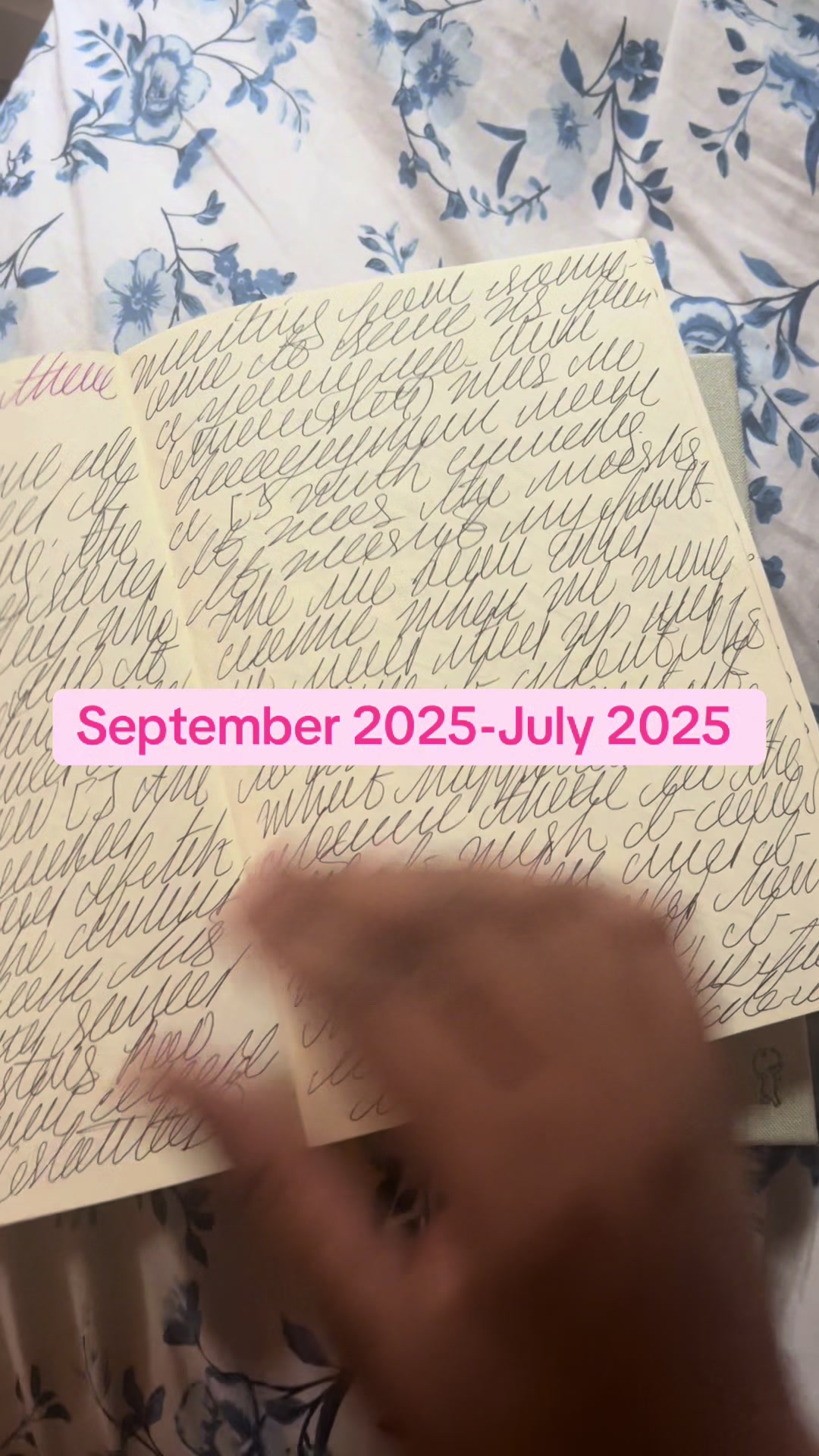 @Dylan | Writer | CC 📚🦋