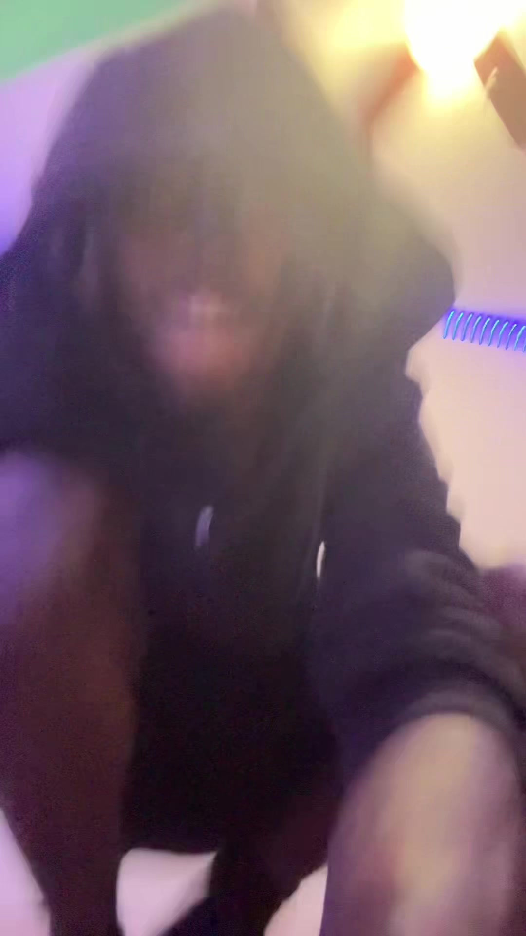 @𝔤𝔬𝔩𝔡𝔢𝔫 𝔠𝔥𝔦𝔩𝔡👁