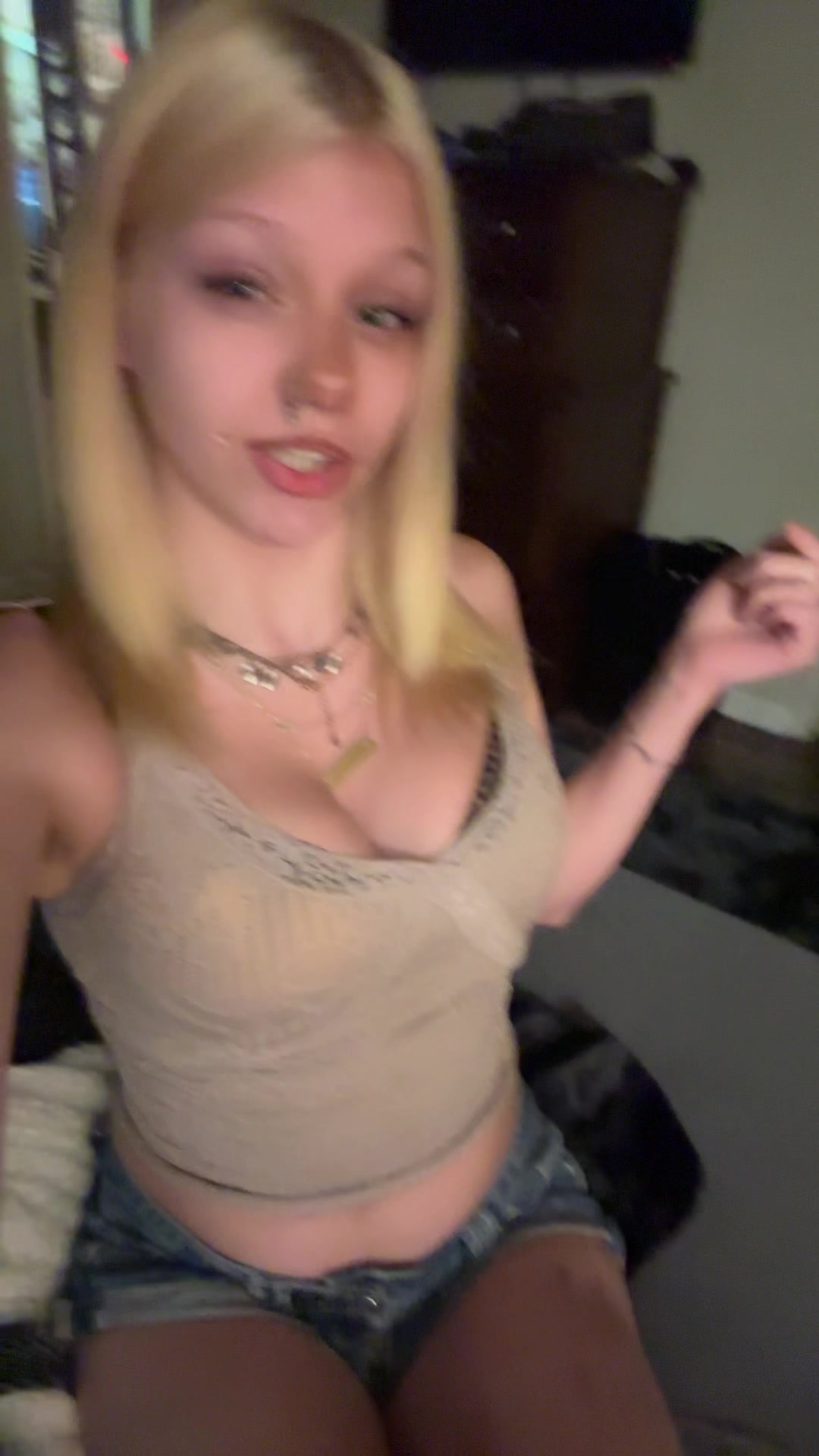 @🎭