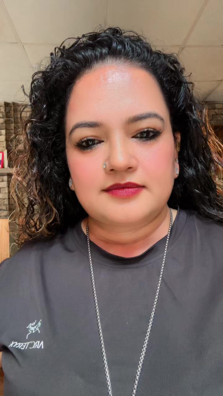 @🧿Divya thakuri 🧿( designer )