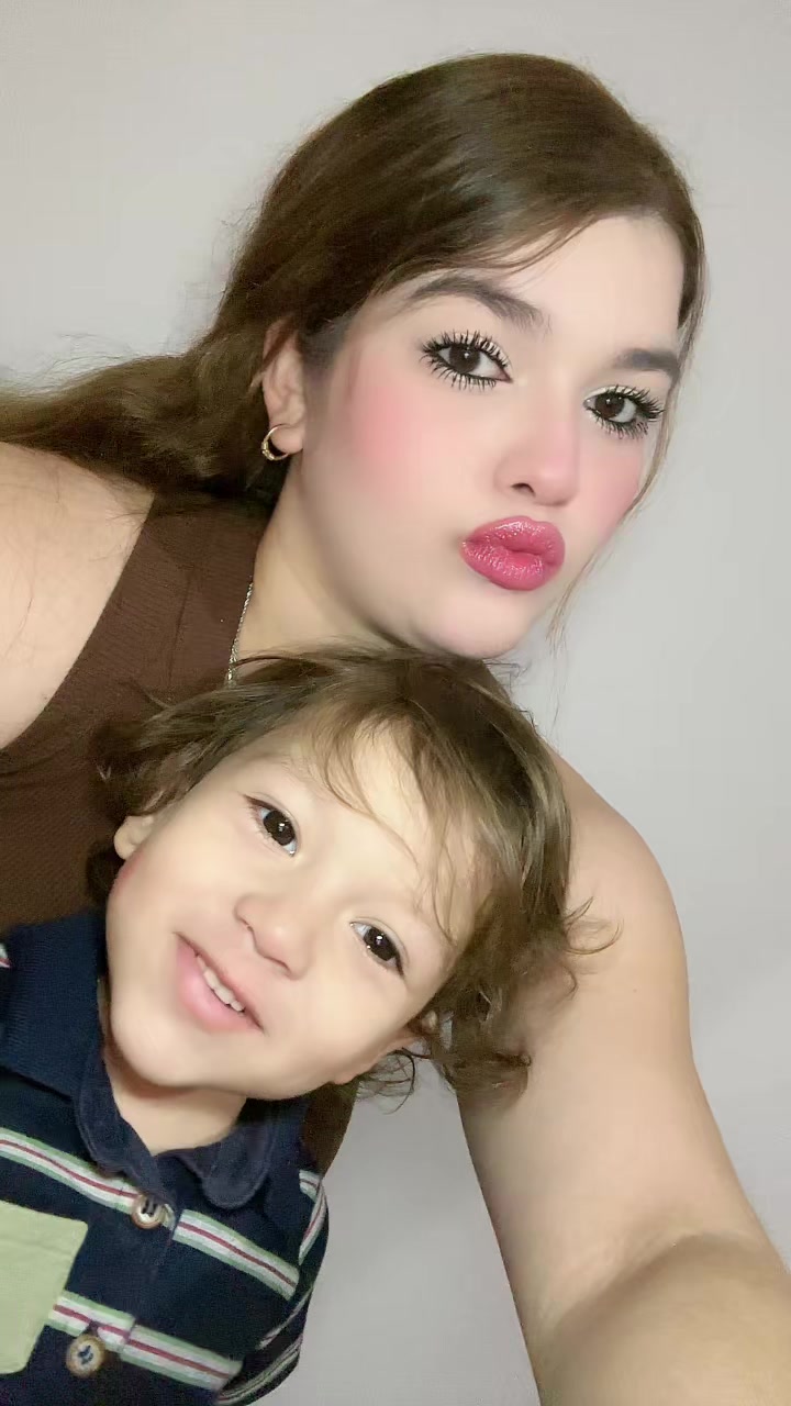 @María