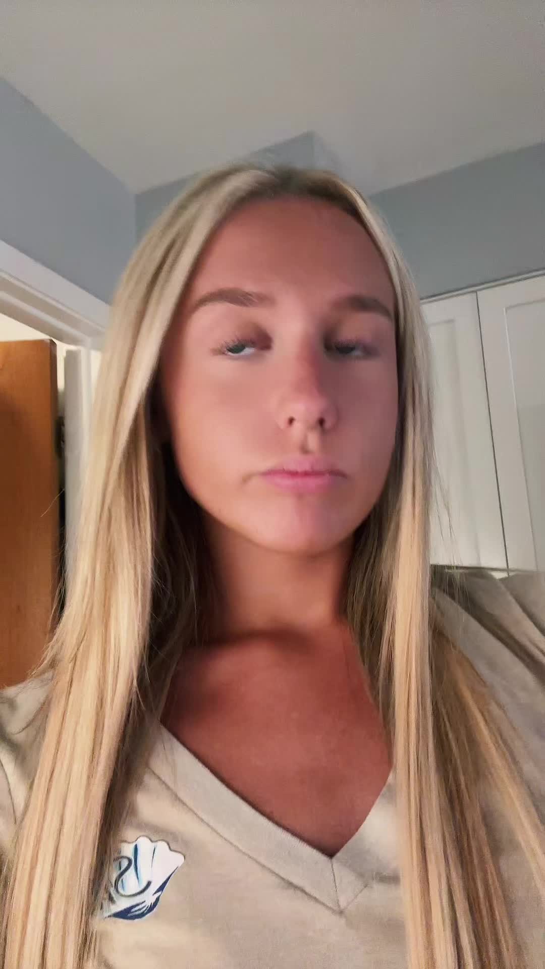 @alainamoorr