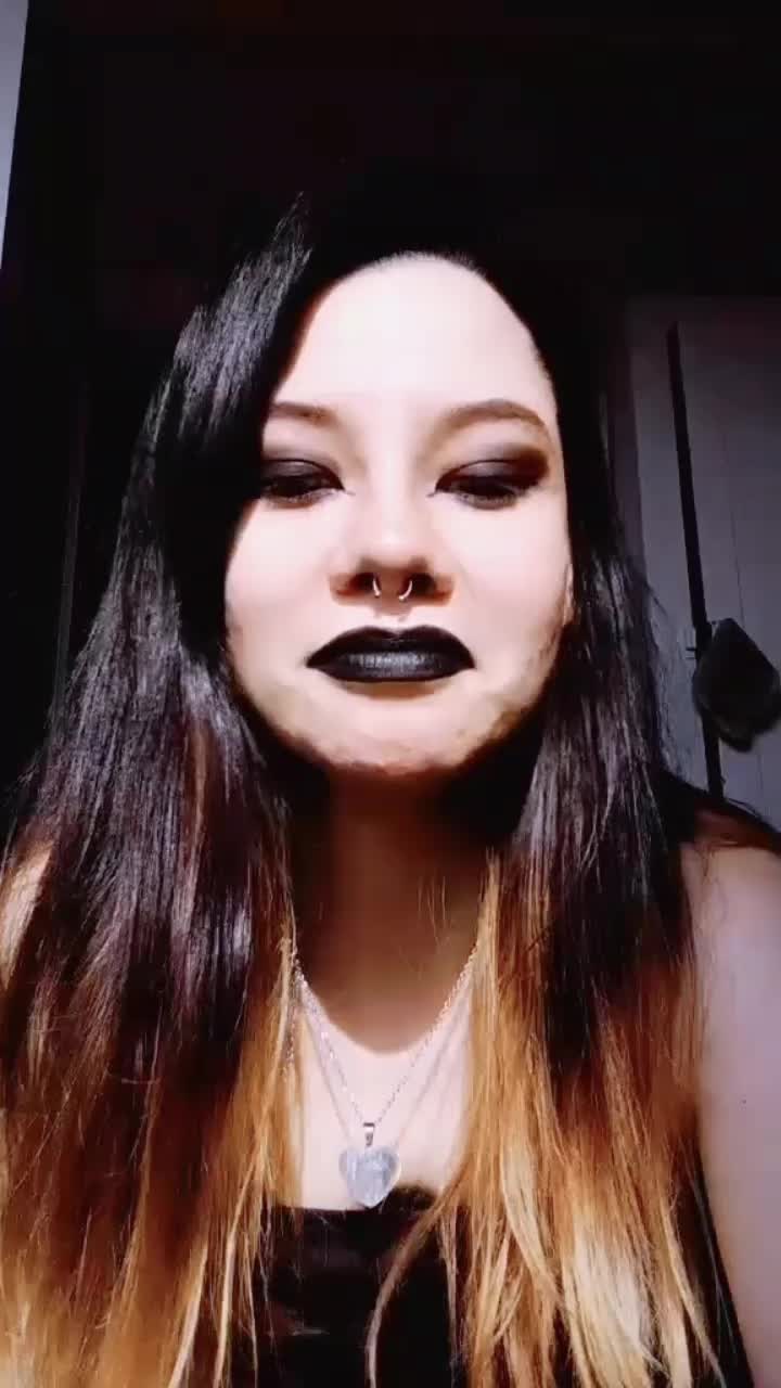@freaks,love,and death🧛♀️❤️💀