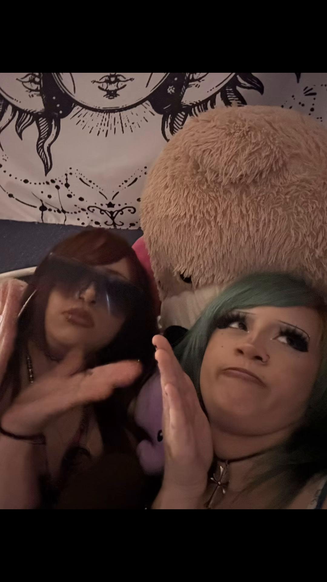 @queefgurls