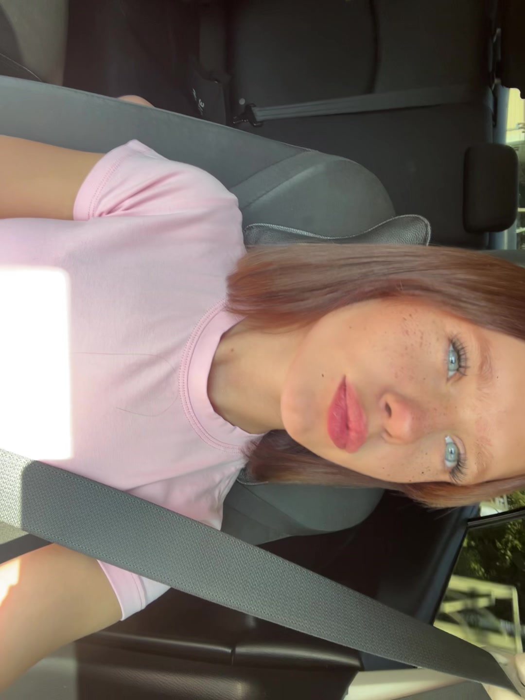 @викусик😻