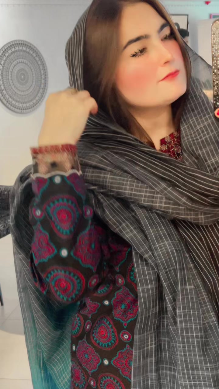 @🕊عائشہ خان🕊