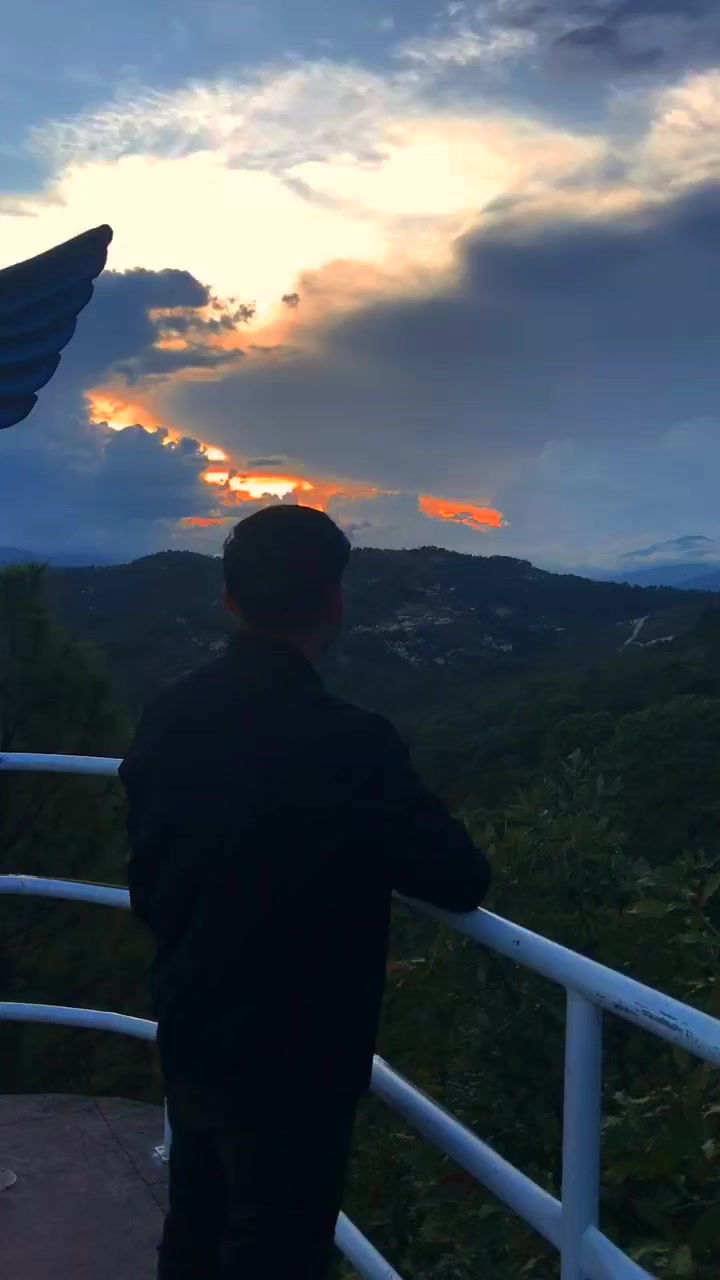 @𝑀𝒶𝓎𝓀𝑜𝓁 🪐