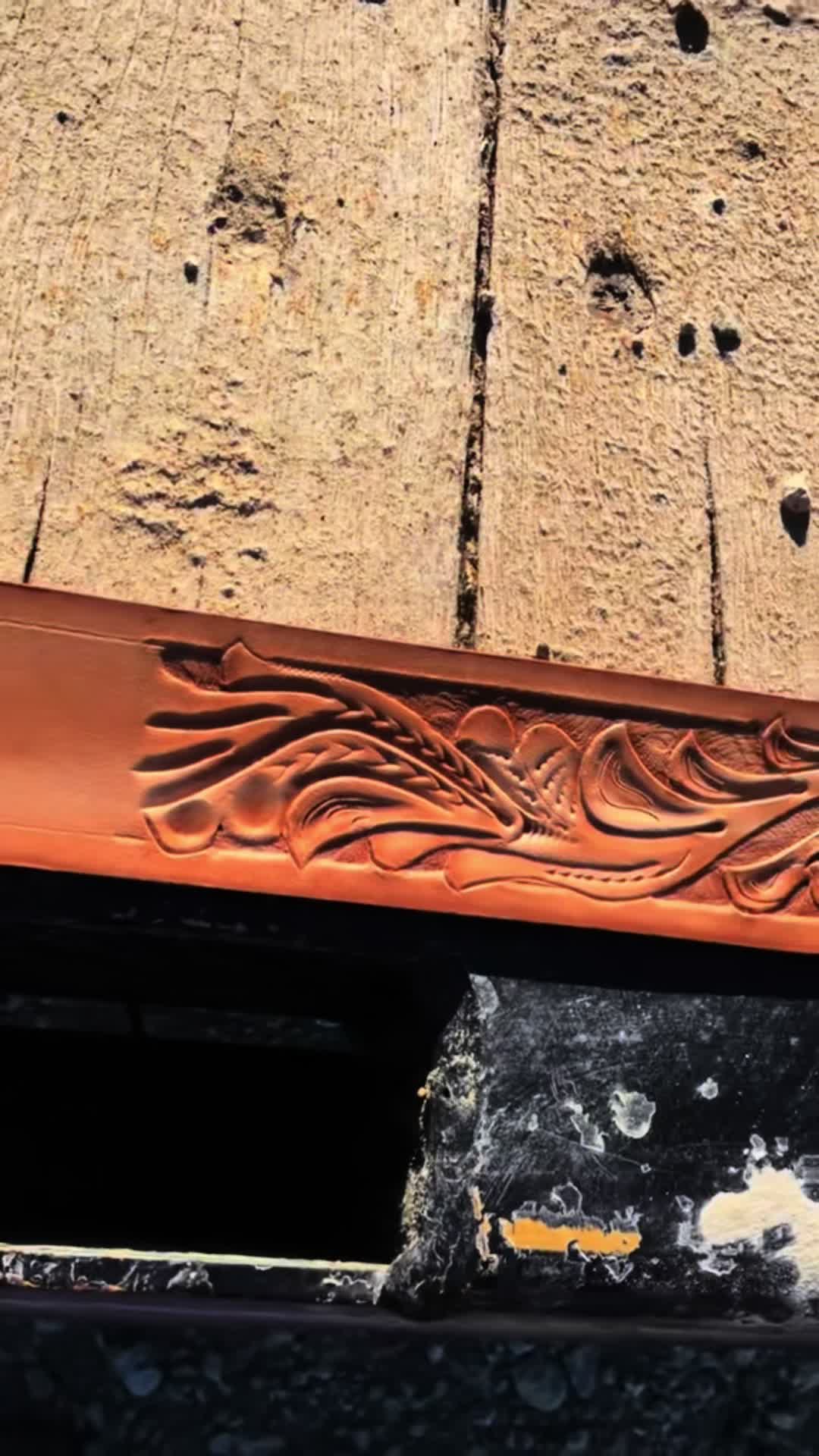 @FireLillyLeather