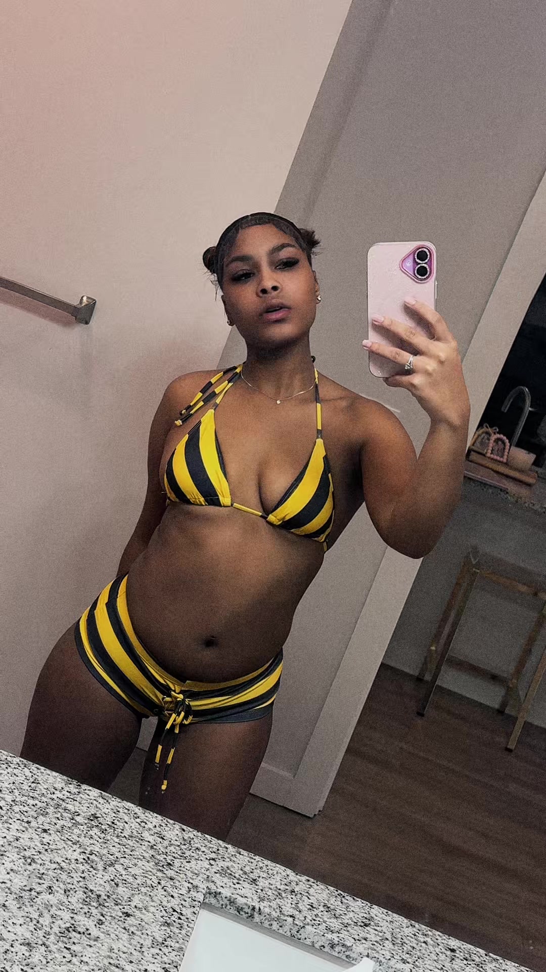 @prettygworltee_