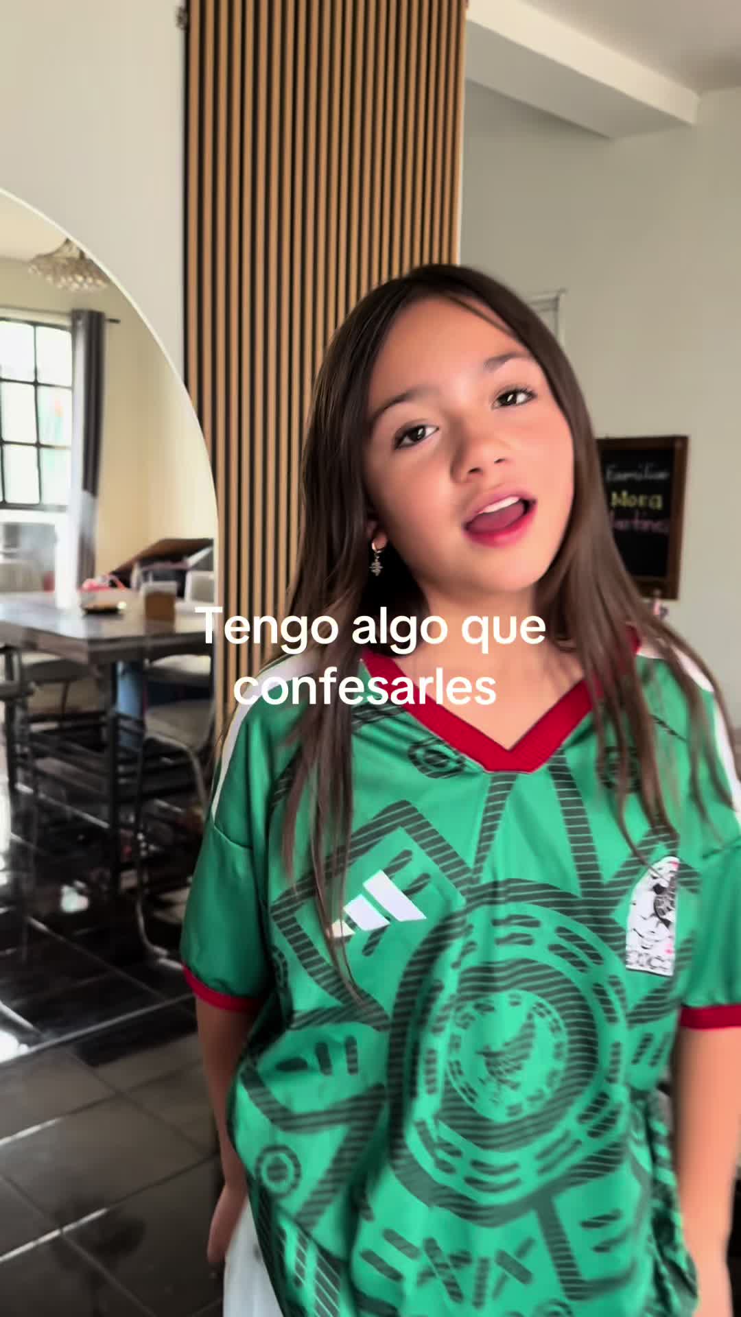 @Nia Mora