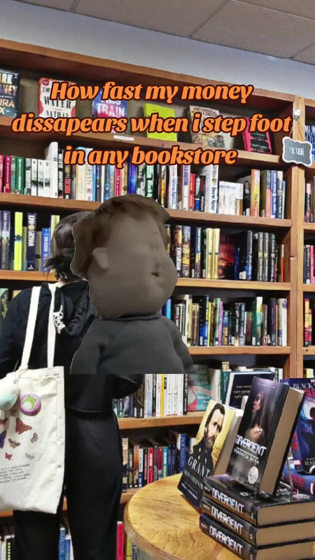 @LiteraryLunatic📚