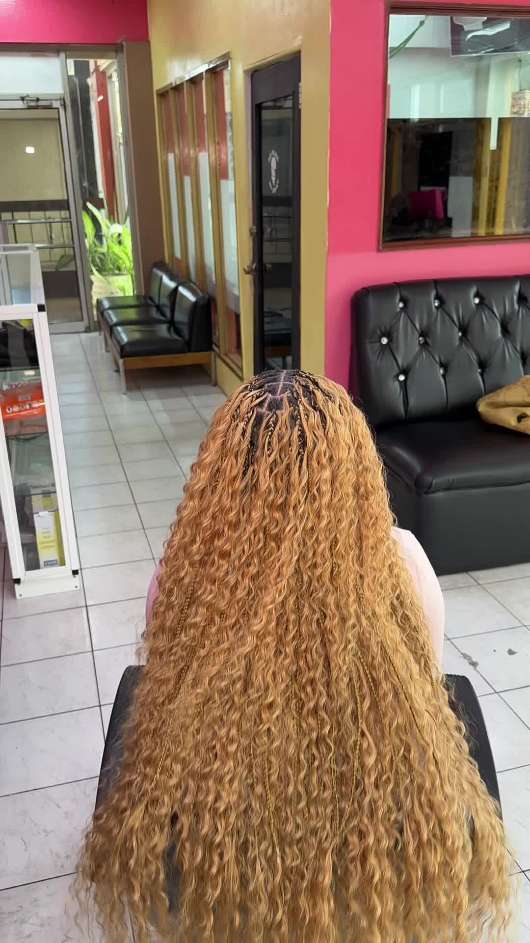 @Sharii | Wig Influencer