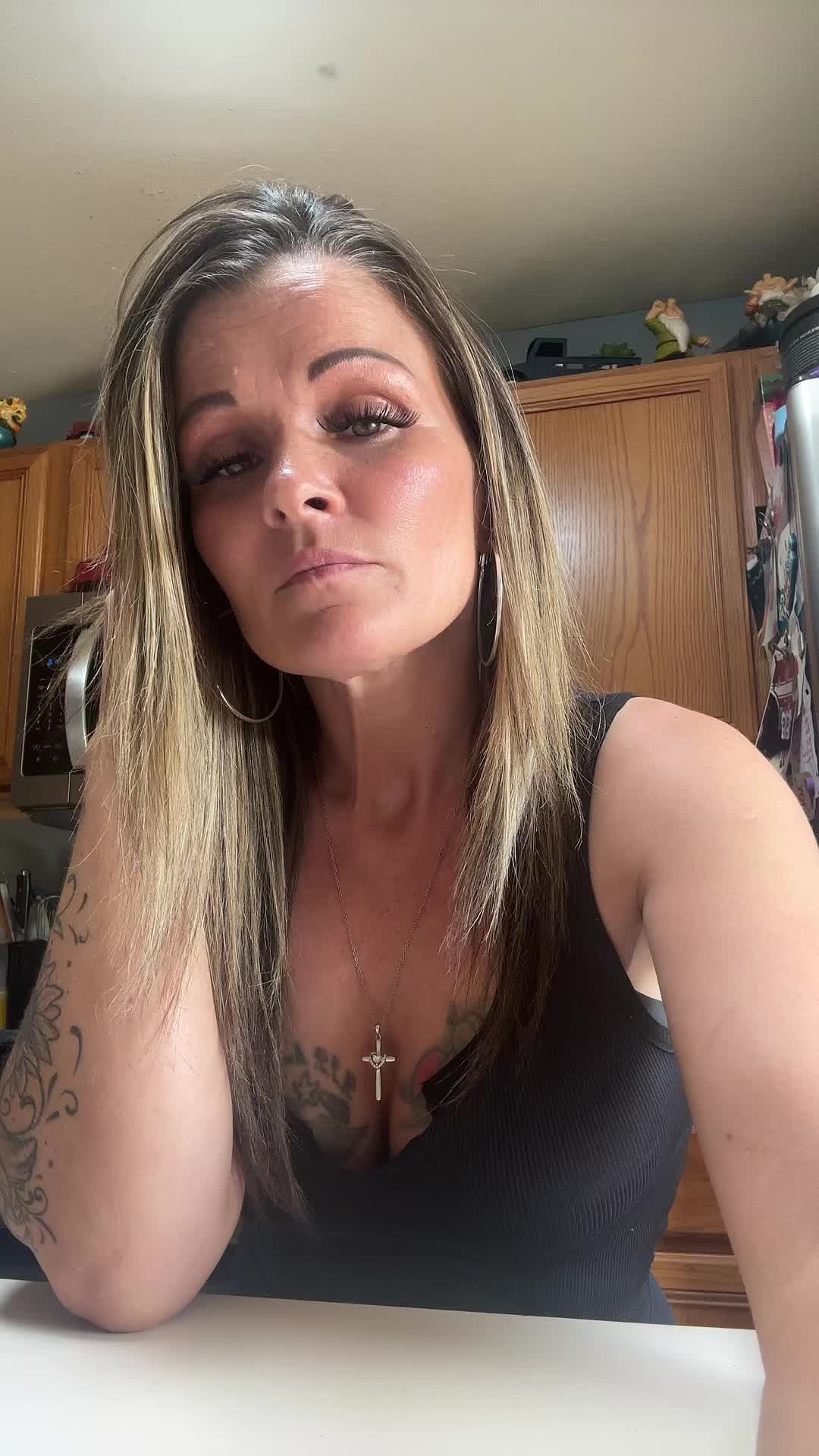 @JessicaXoxo 💋💋✌️