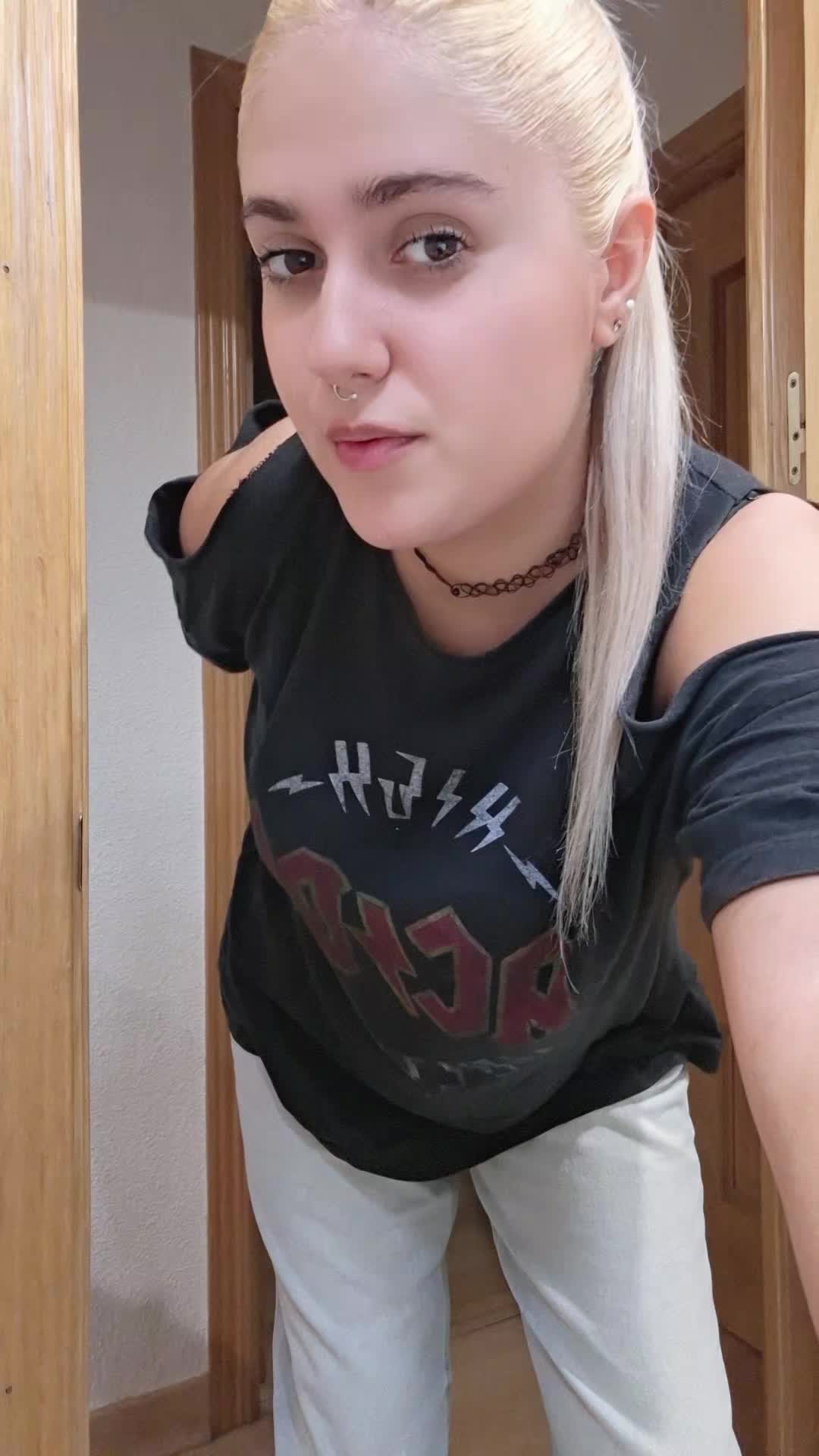 @SeñoritaEsme