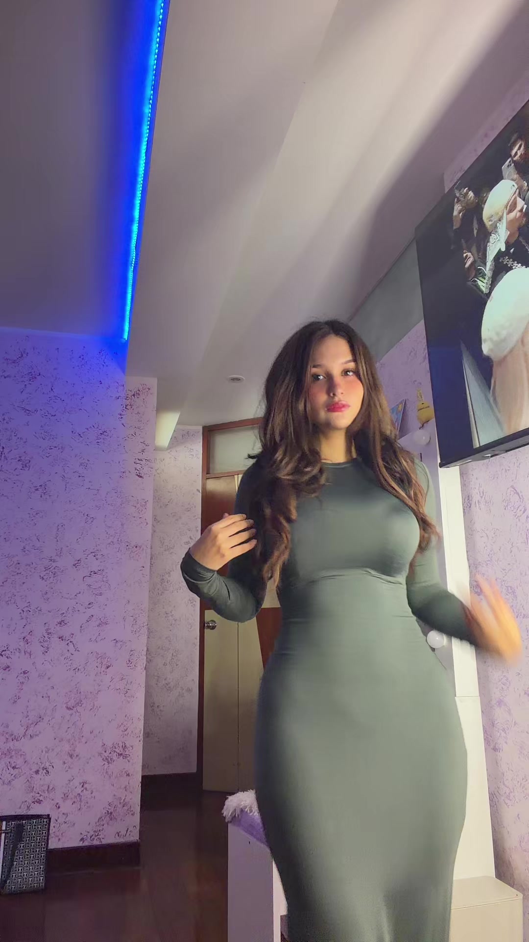 @Mercedesns