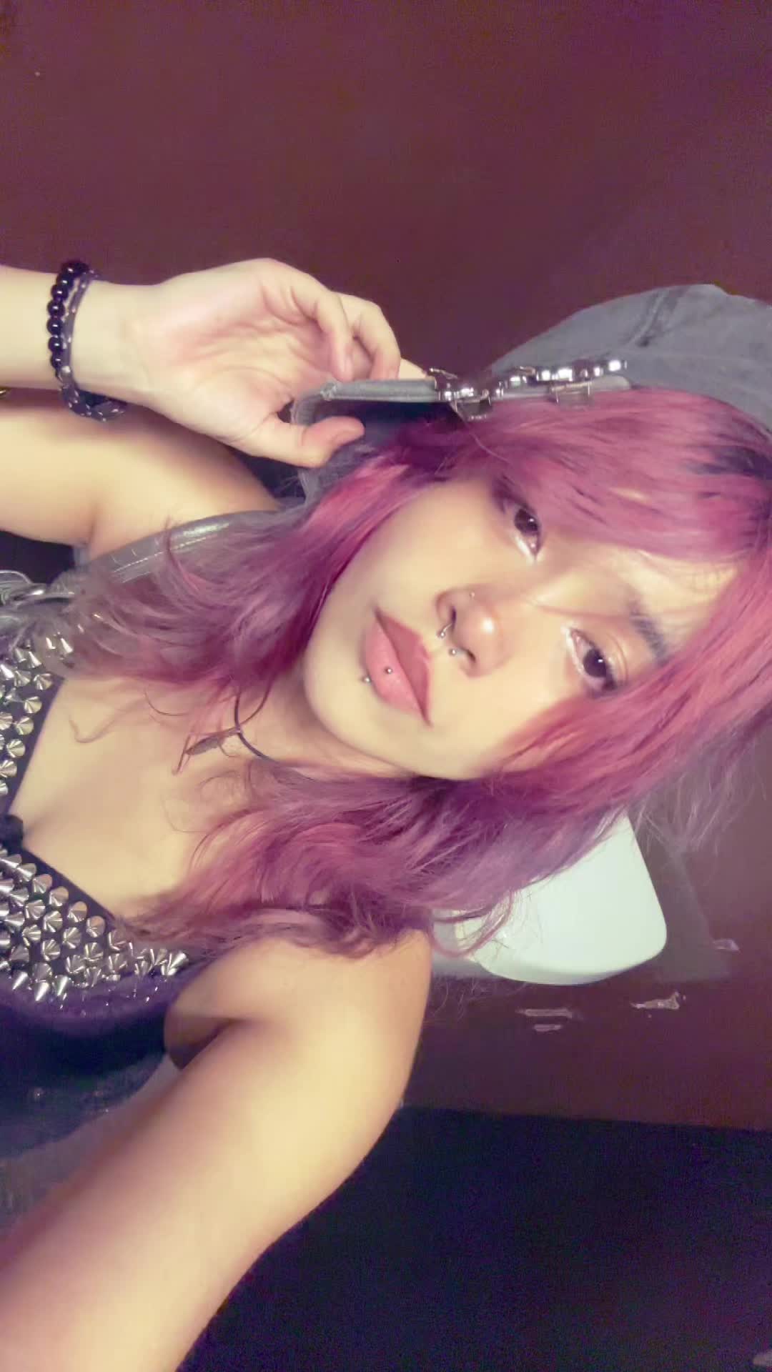 @anavV