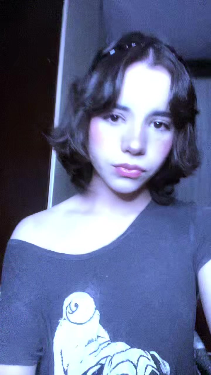 @bellafernanzs