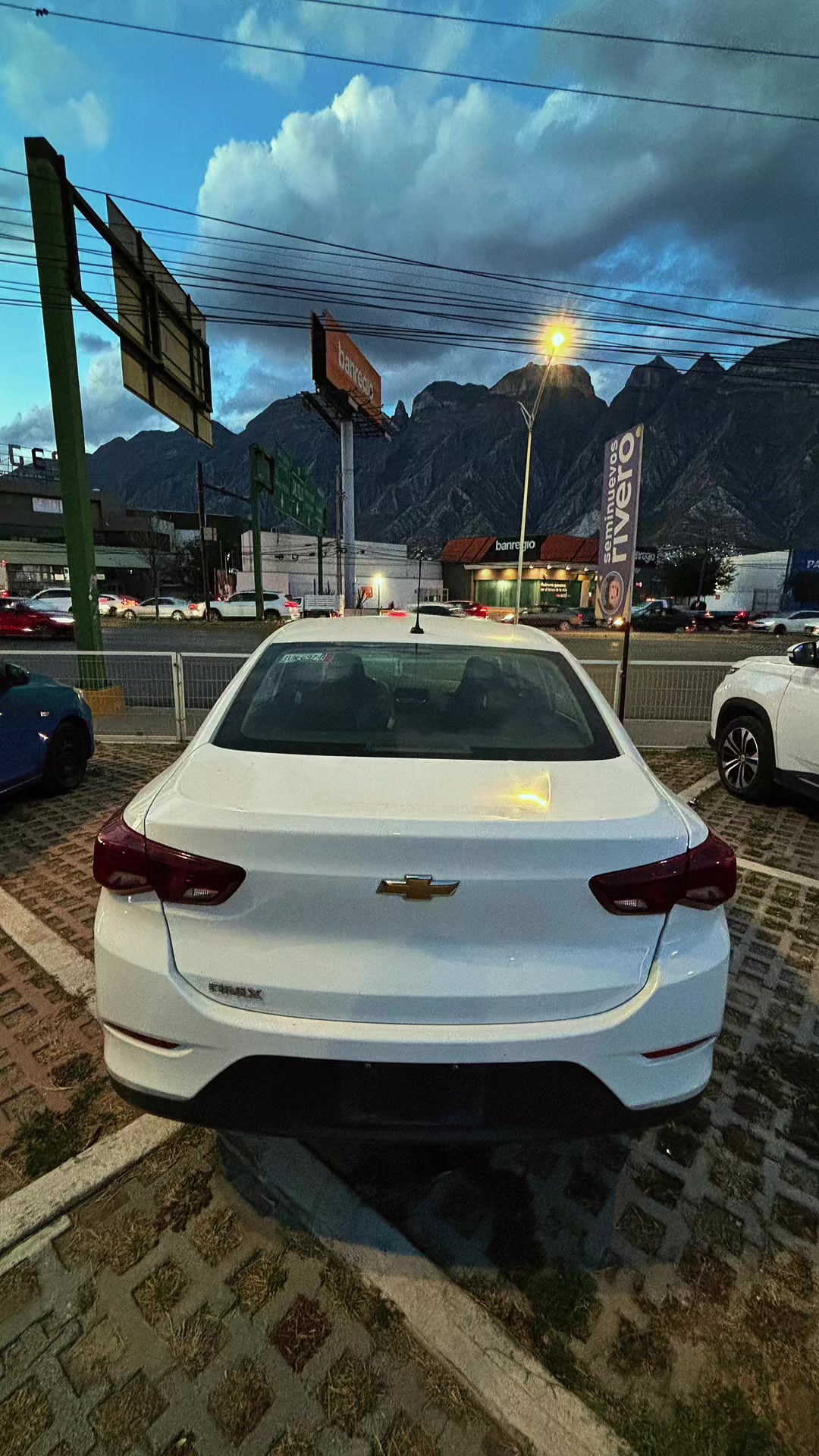 @CINTHIPÉREZ CHEVROLET STA SEMI