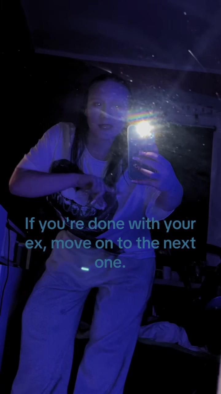 @👾