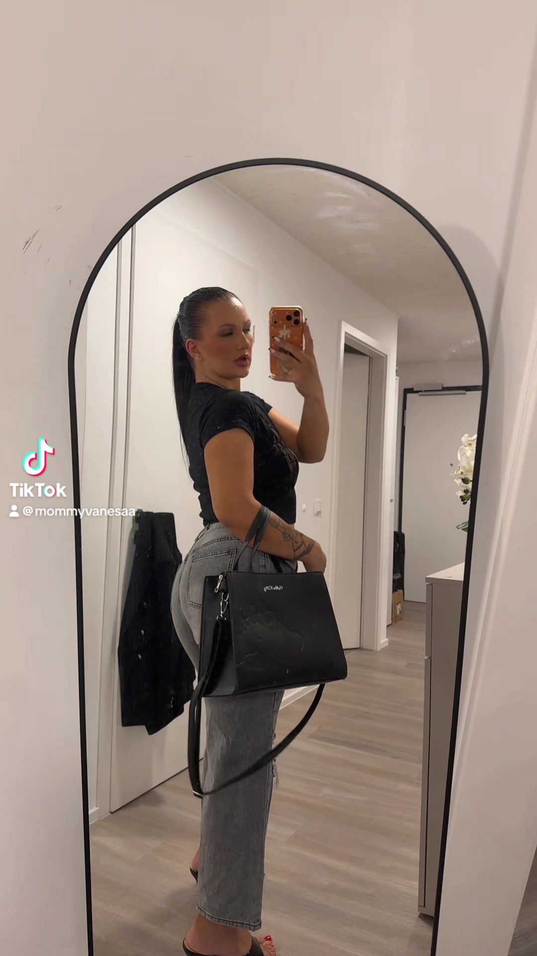 @mommyvanesaa