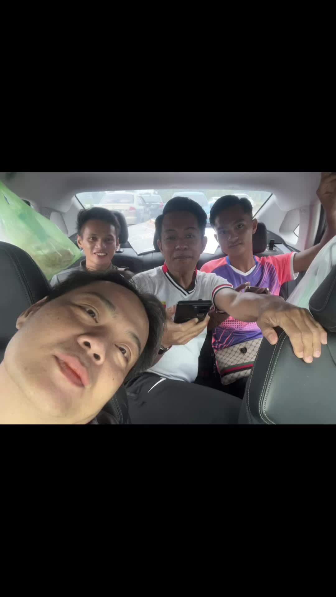 @webujai10
