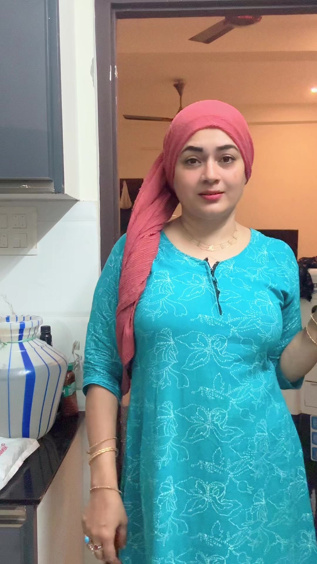 @പോന്നു മിന്നു