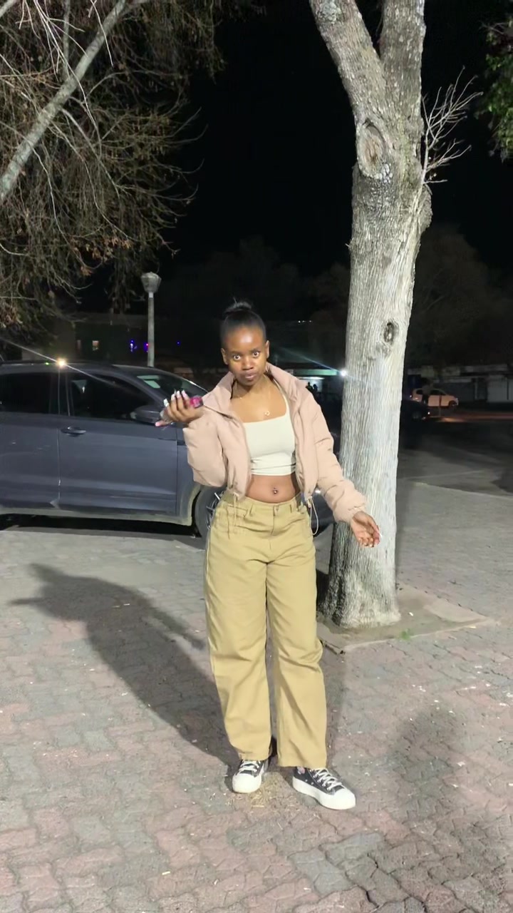 @L&egrave;&euml; Mnguni