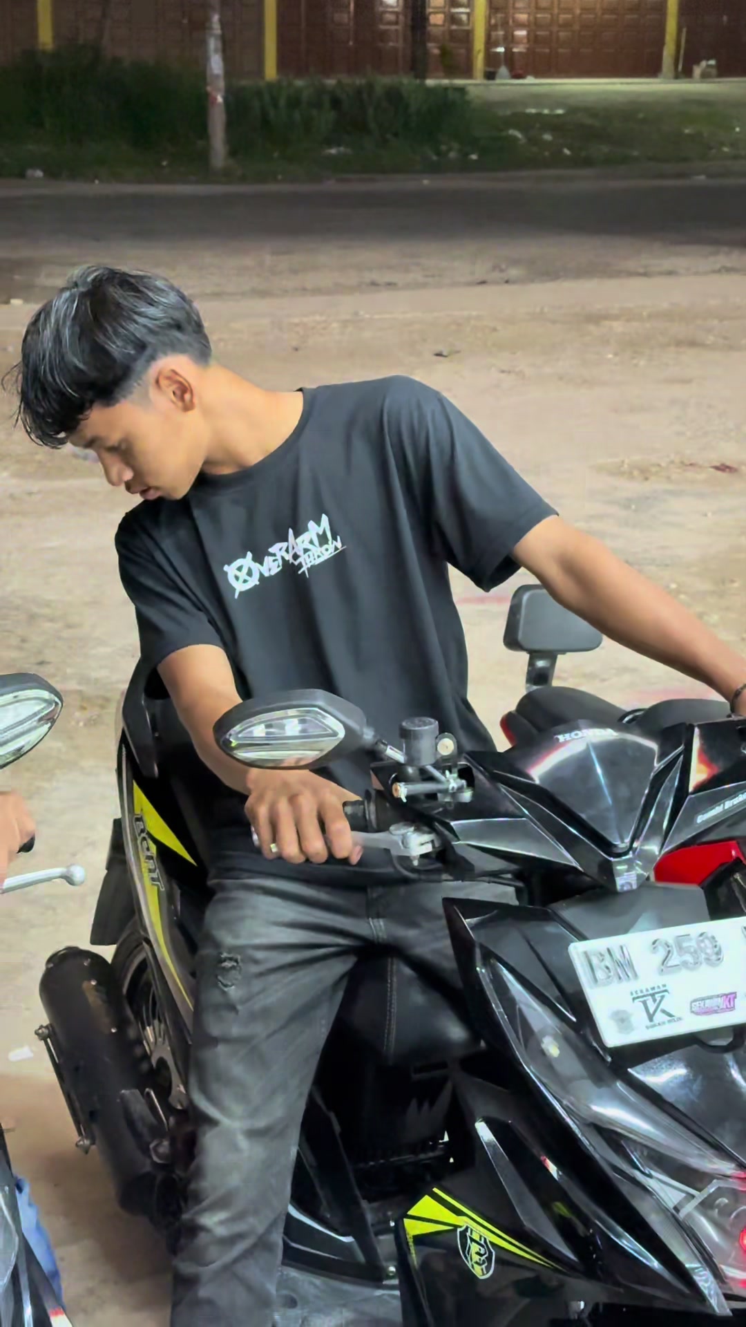 @Mondik⚡