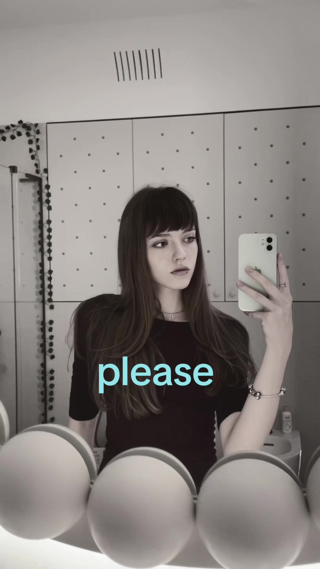 @ℳ𝒶𝓇𝒾𝒶_ℬ𝓊𝓏𝓏