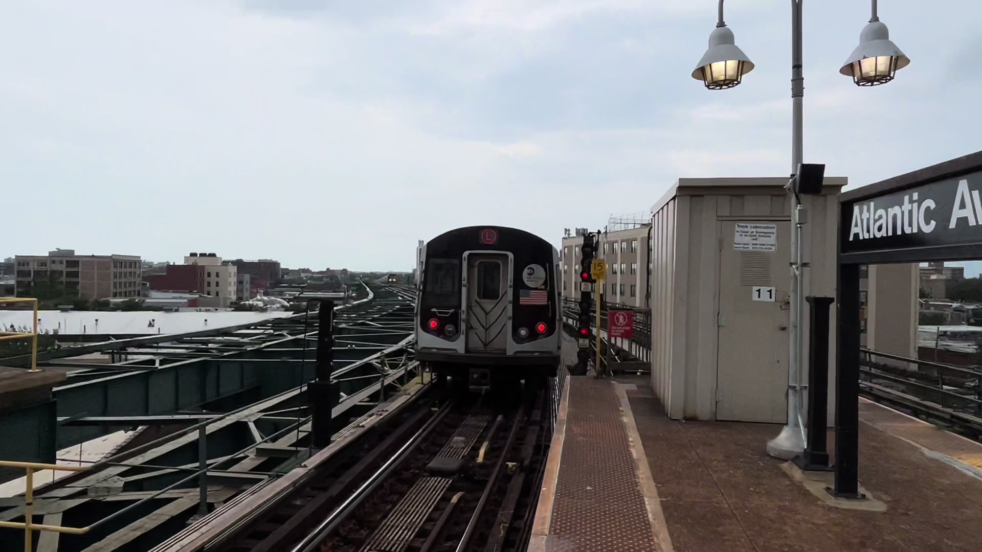@R32 (J) train official
