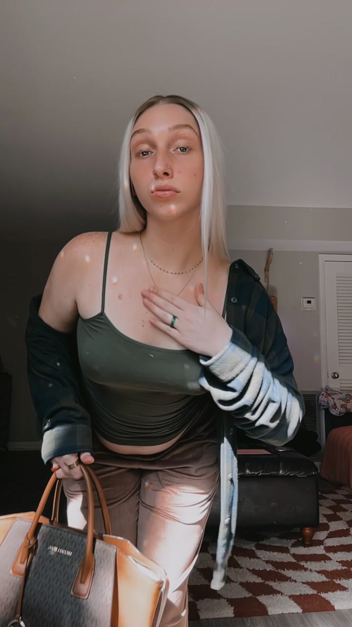 @lola_.is._dead
