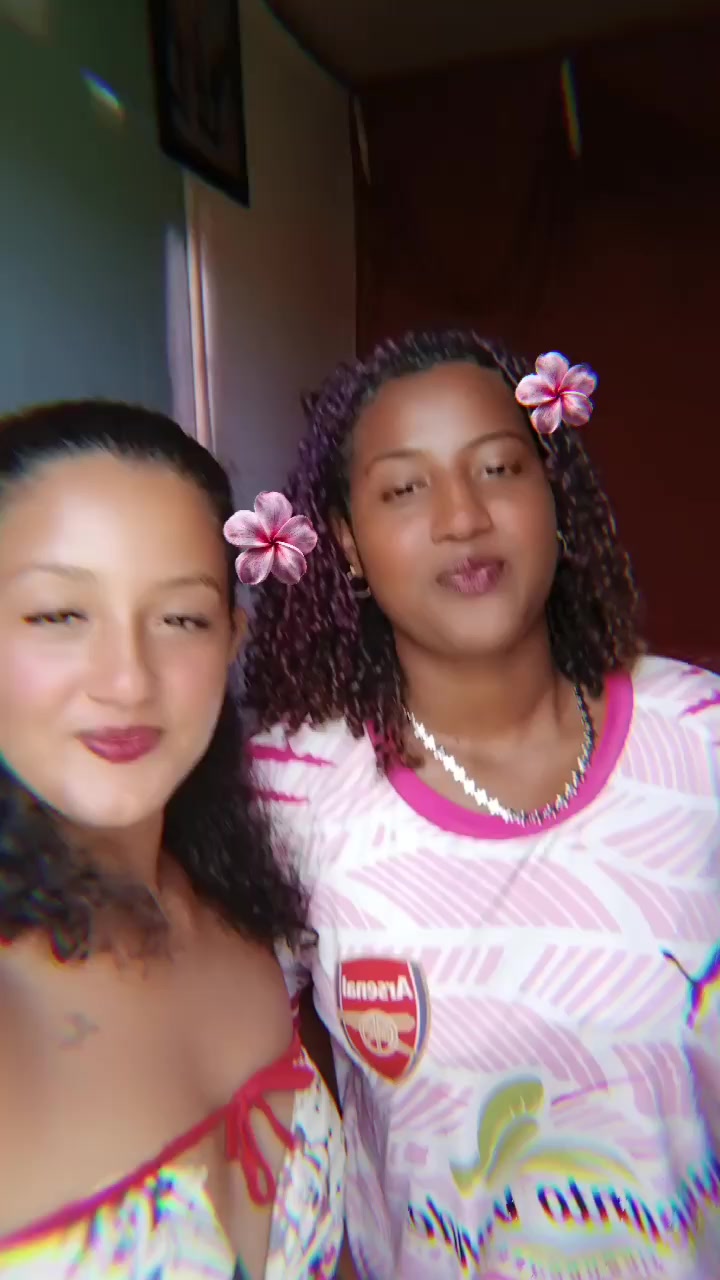@aniely gomes