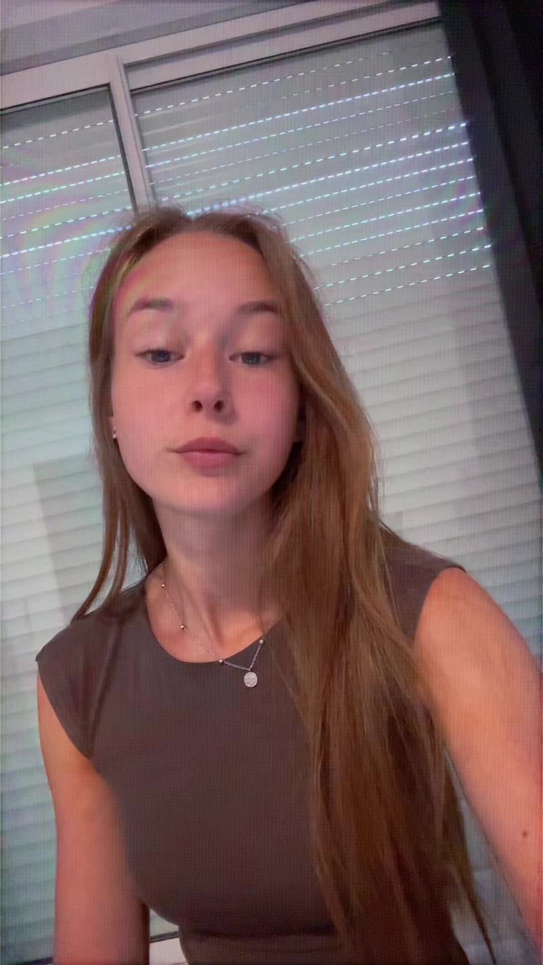 @𝐠𝐰𝐞𝐞🧸