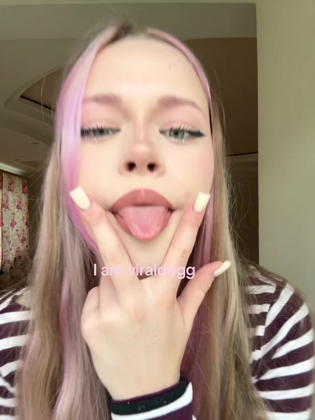 @★★★