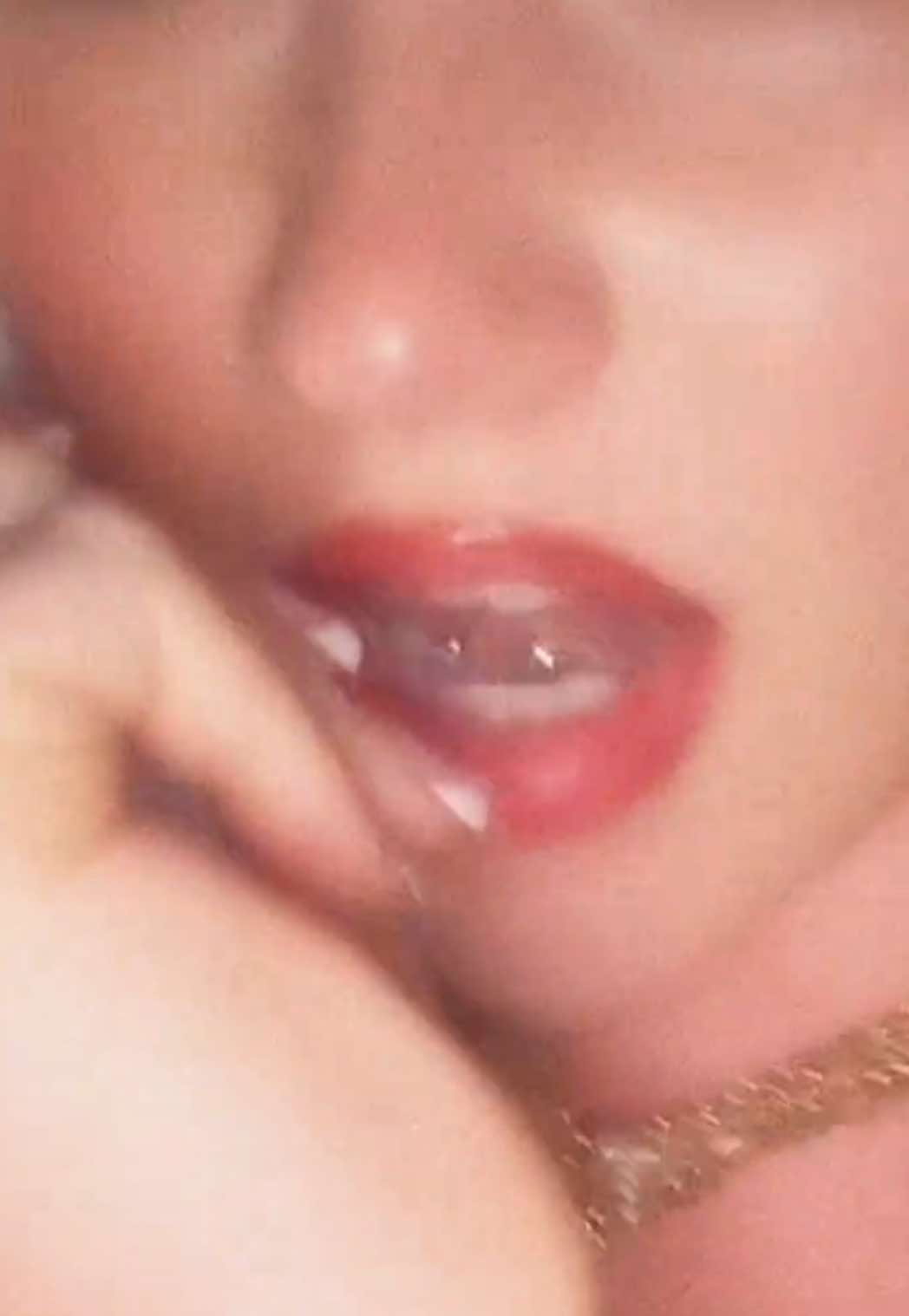 @torriemariav
