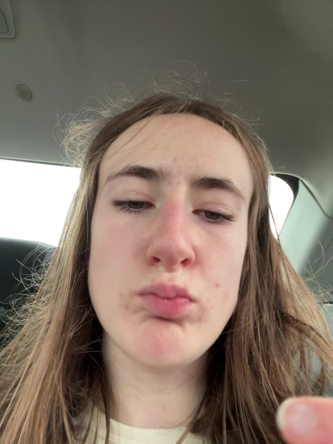 @•