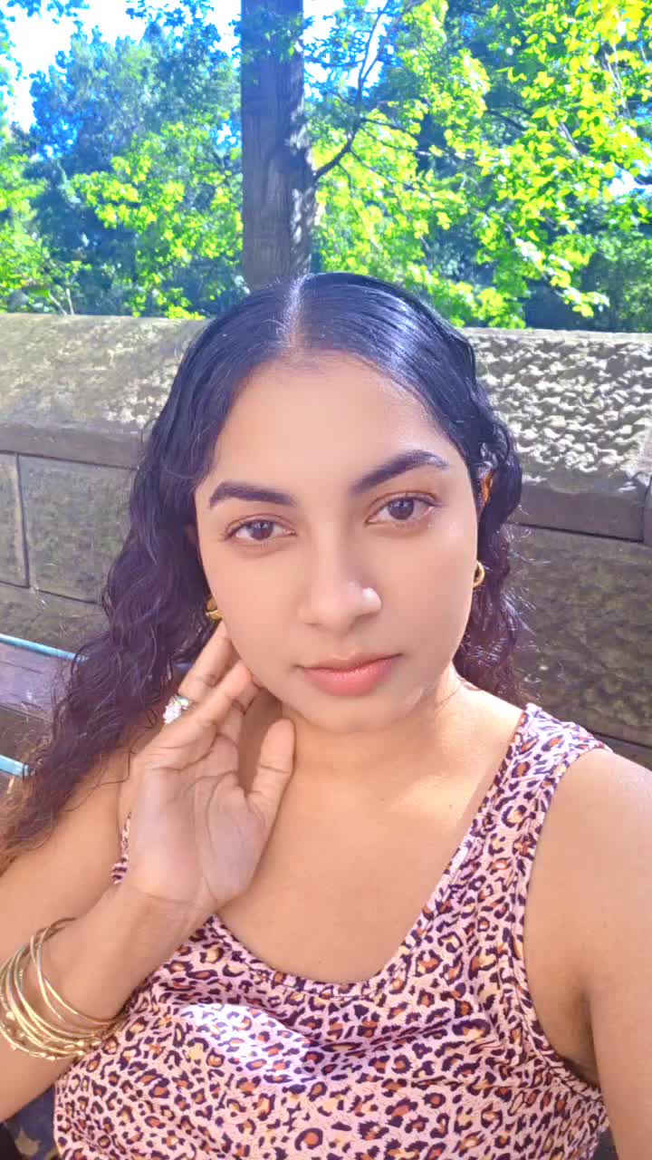 @Bella