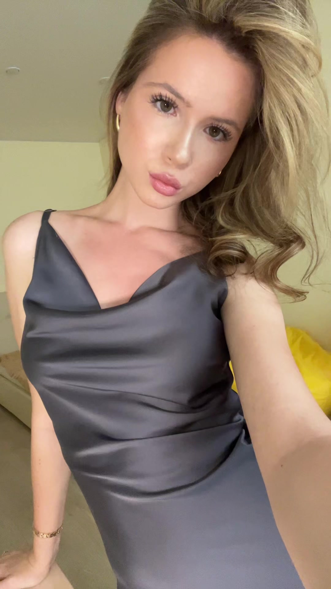 @надя