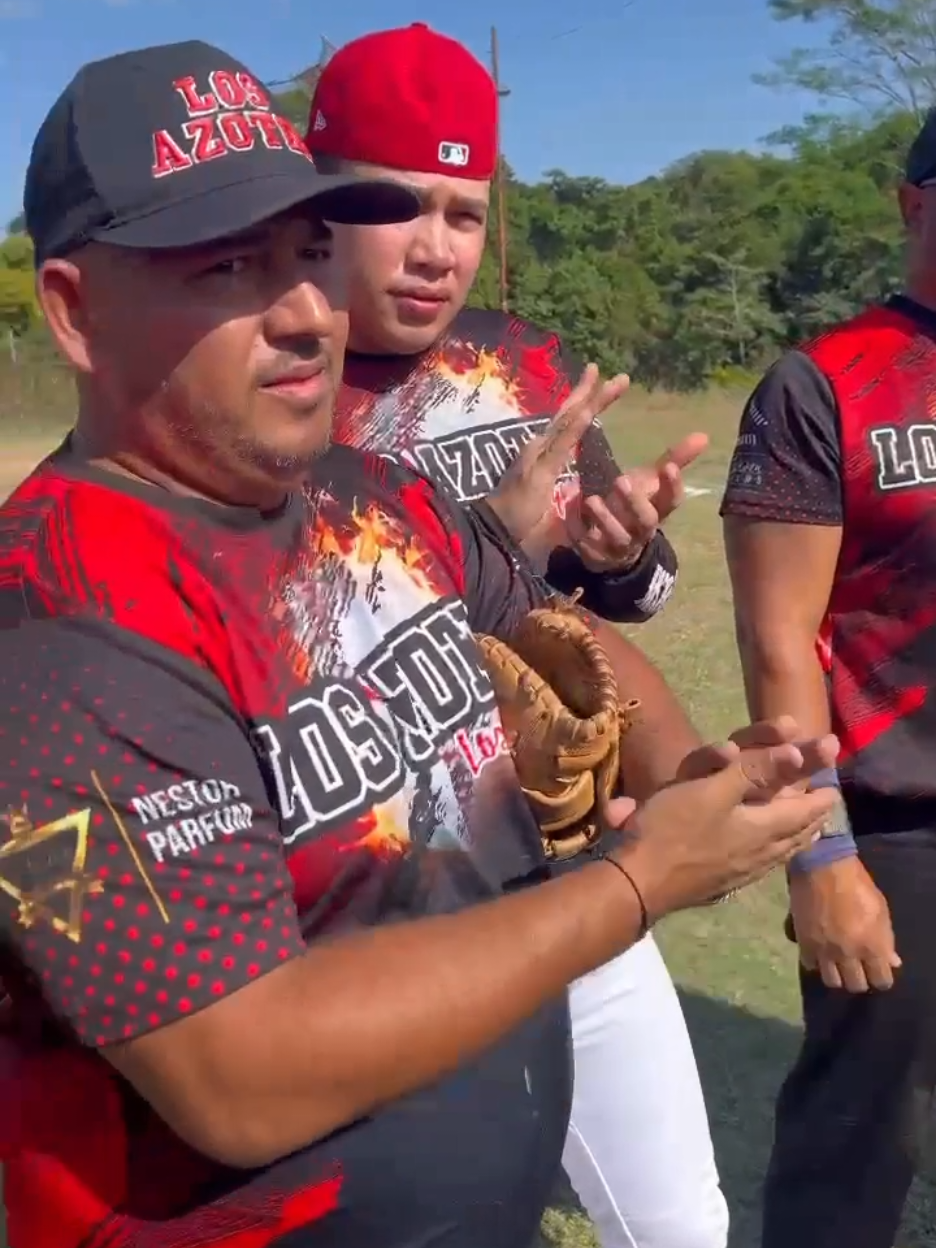 @Team Azotes Softball🥎