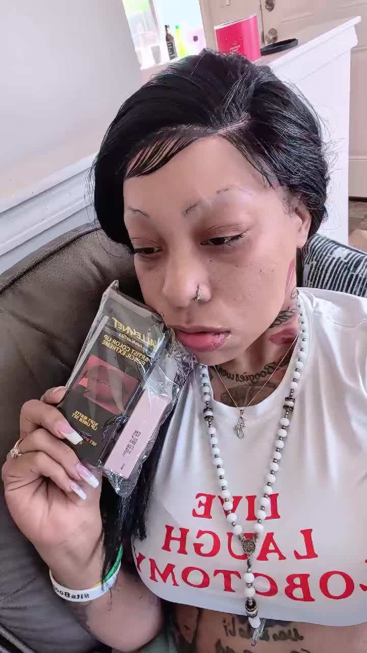 @Lareyias Luxury Cosmetics ✨