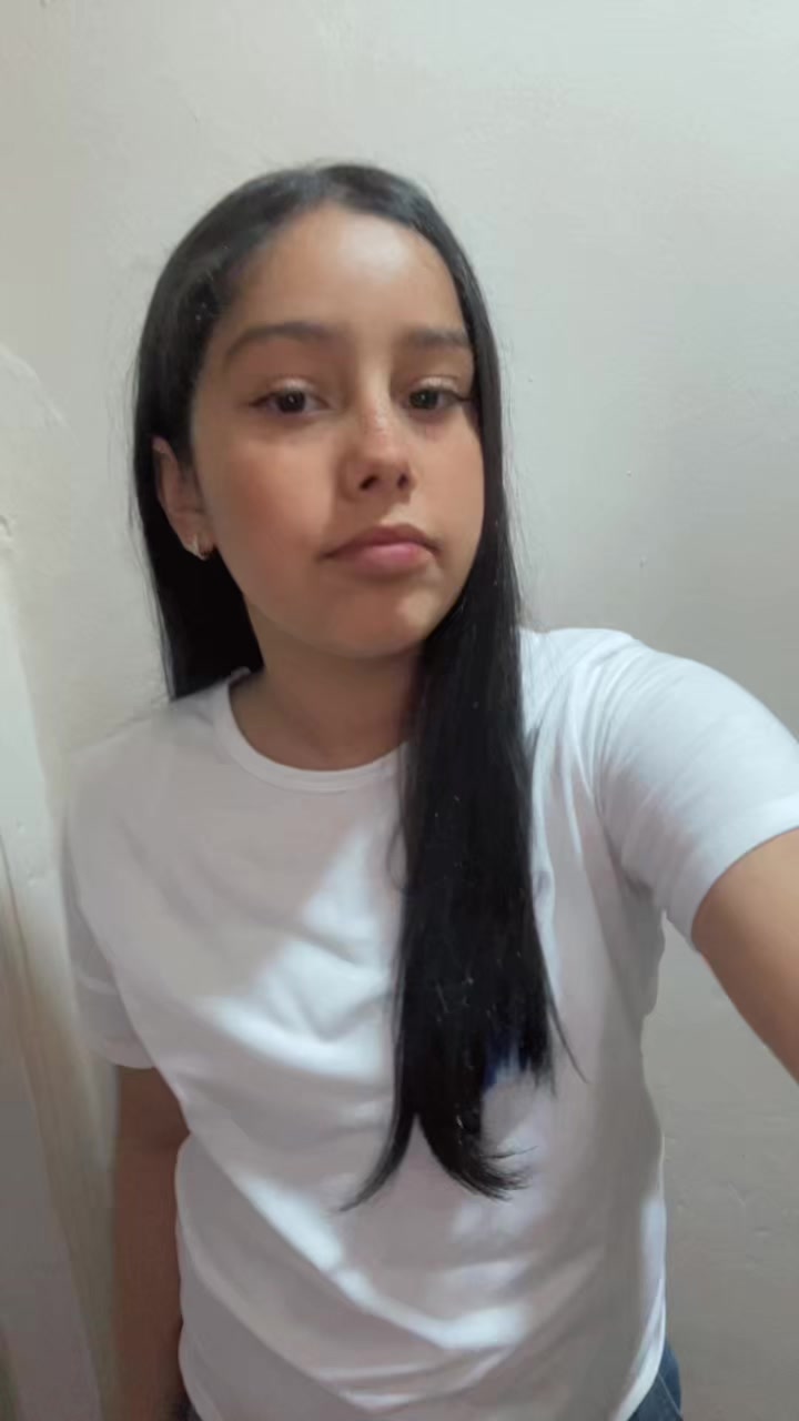 @Vane_Larrosa