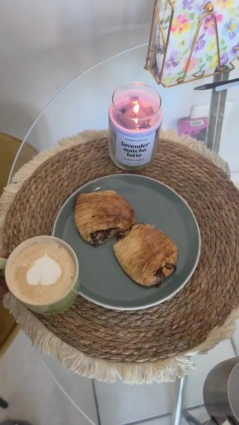@PrettyyLittleLattes