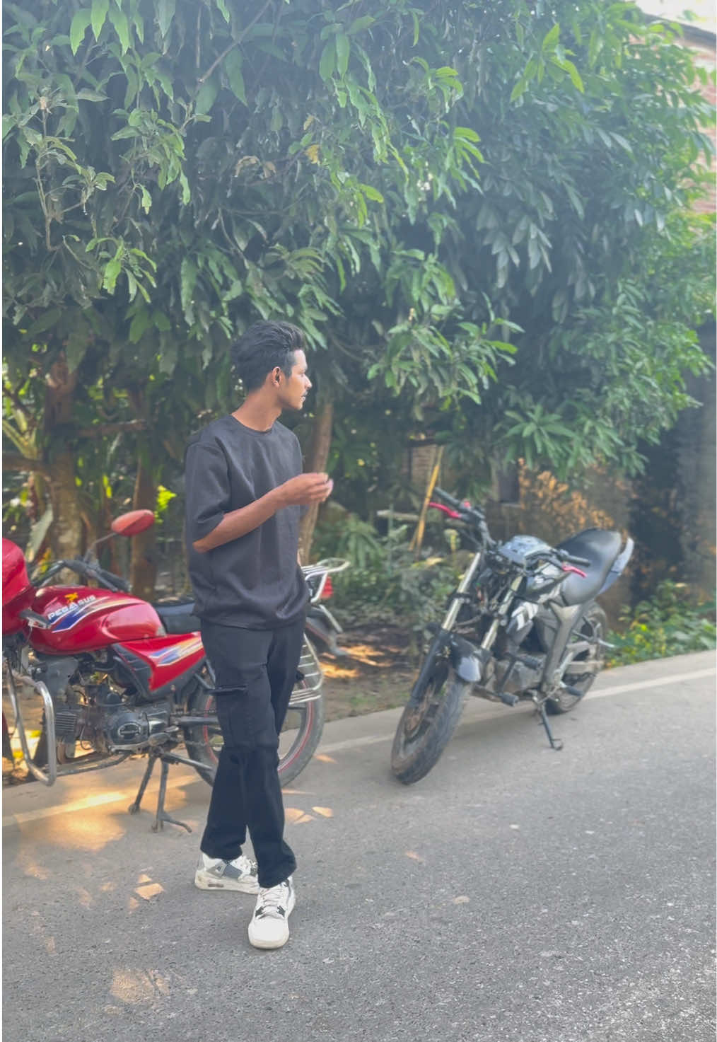 @Mor B I S W A S…..🤍