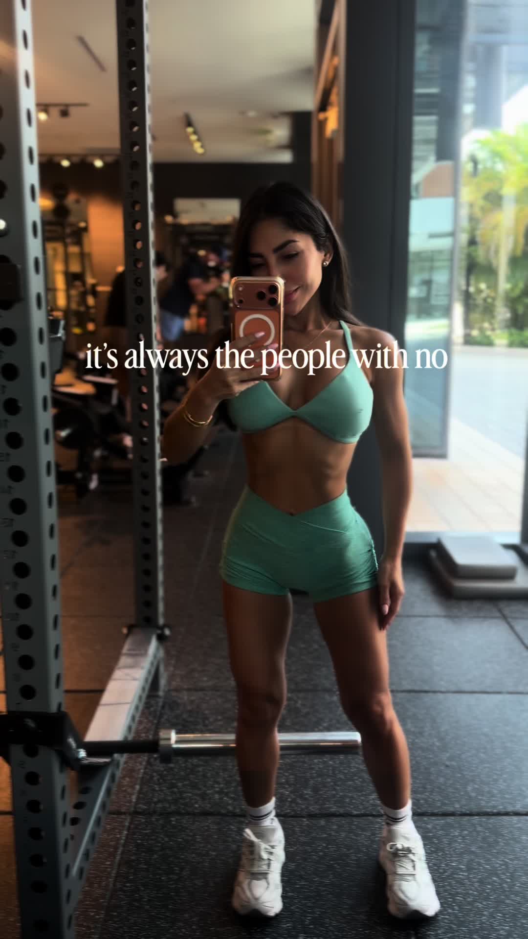 @Alessandra Leon