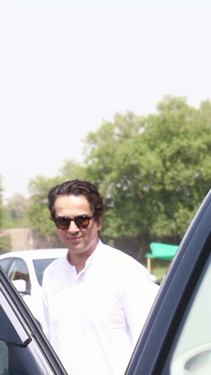 @Makhdoom Hashim Javan Bakht