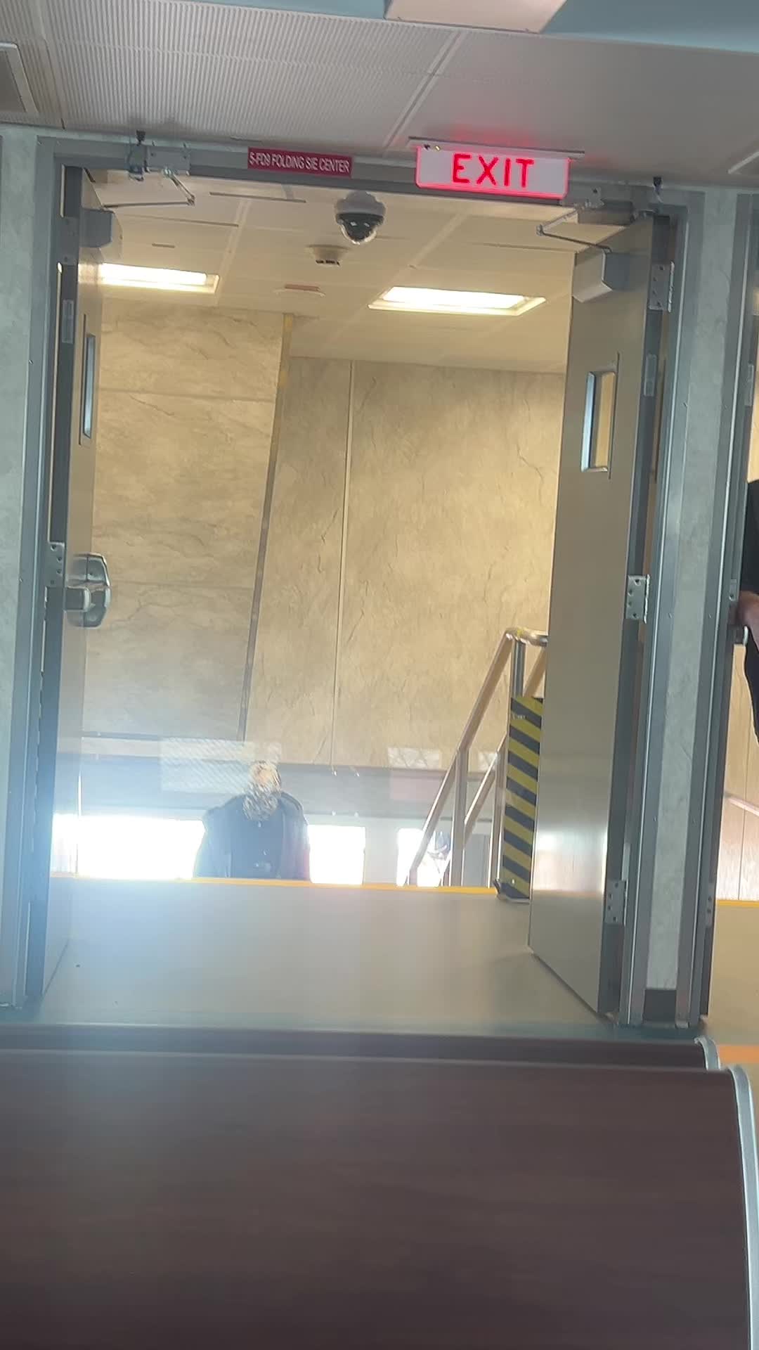 @Ariana🏳️&zwj;⚧️