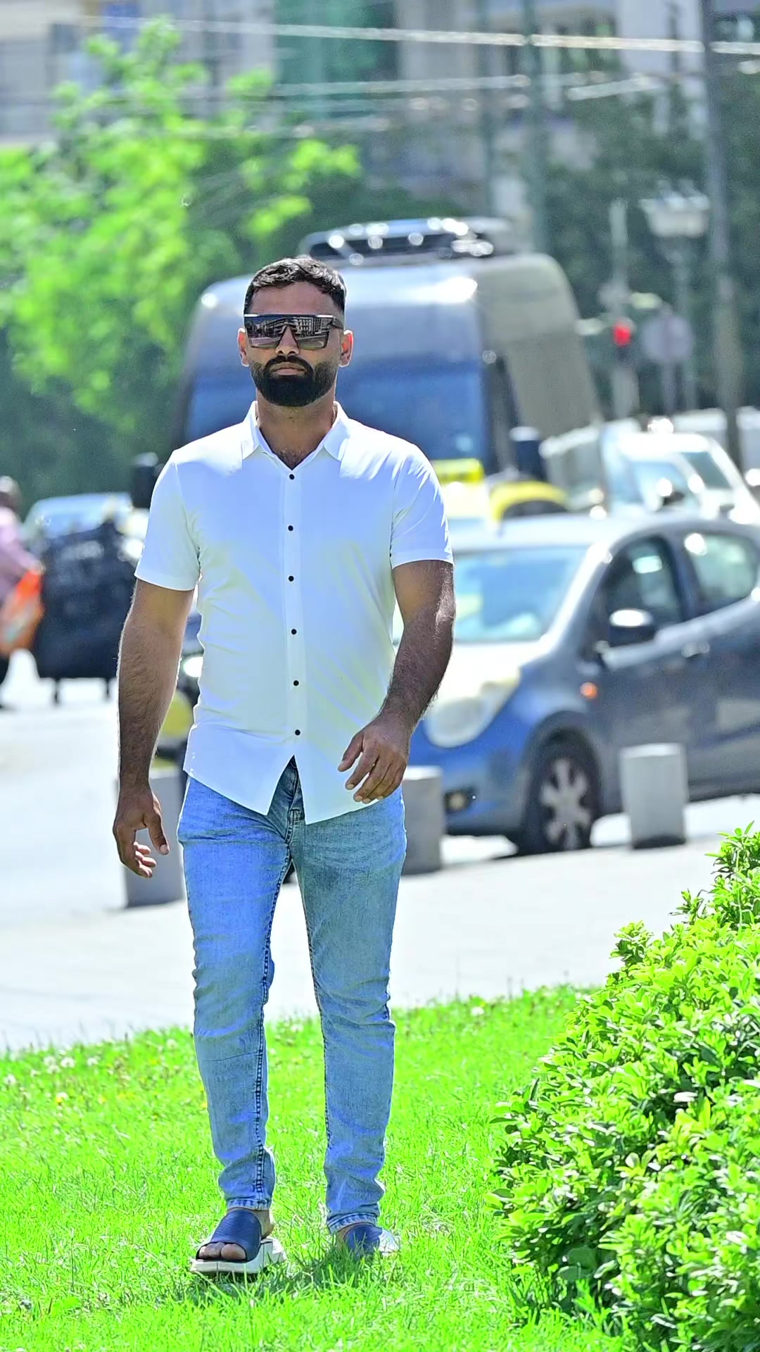 @Sadqi Gondl